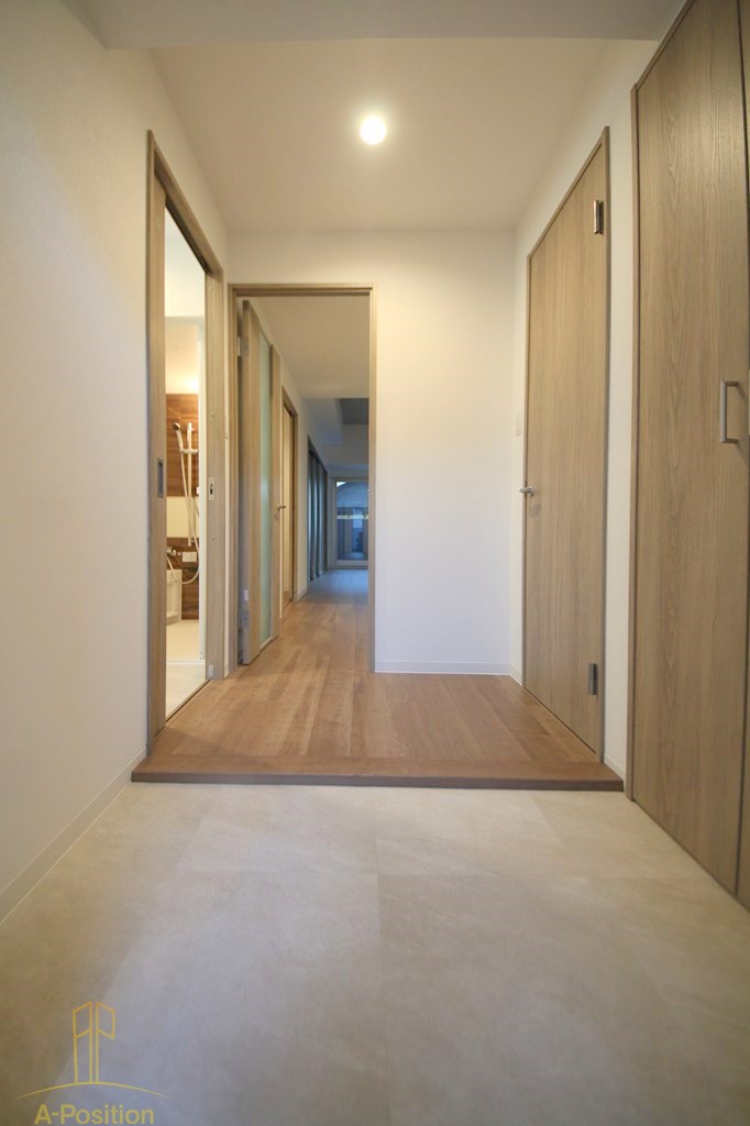 玄関　プレサンスNEO九条ディアシス