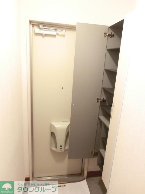 玄関　※別号室参考写真です