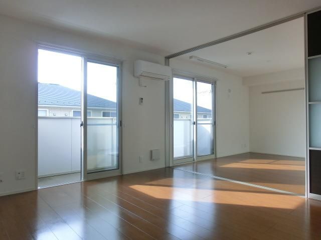 居室・リビング　※別号室参考写真です