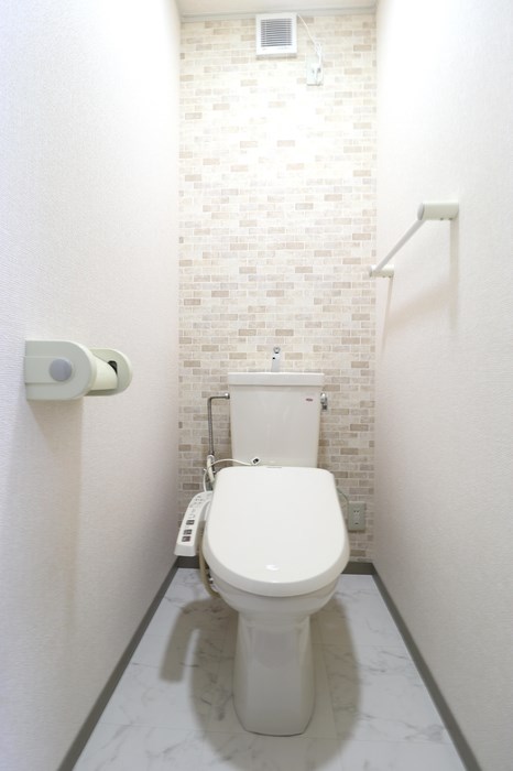 トイレ　温水洗浄暖房便座トイレ