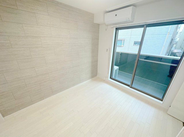 その他部屋・スペース　ゆとりのあるベッドルームで快適な睡眠をとってくださいね。