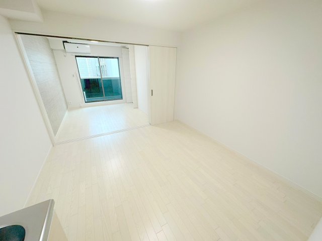 居室・リビング　明るく広々としたリビングです。