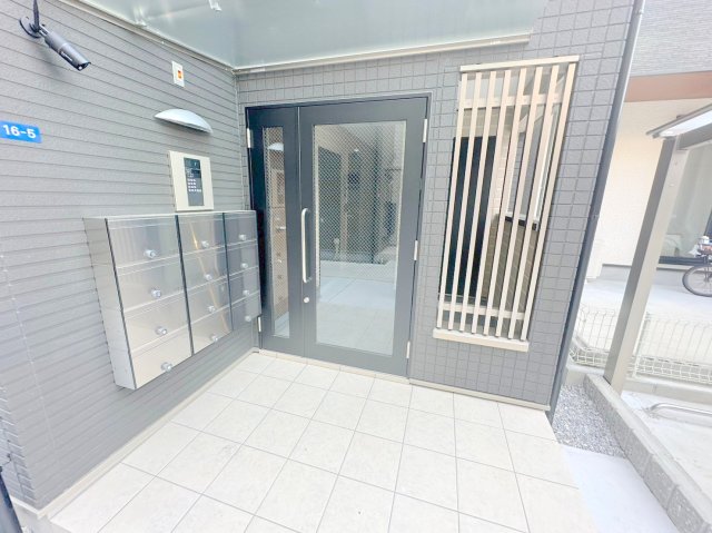 エントランス　綺麗なエントランスです。