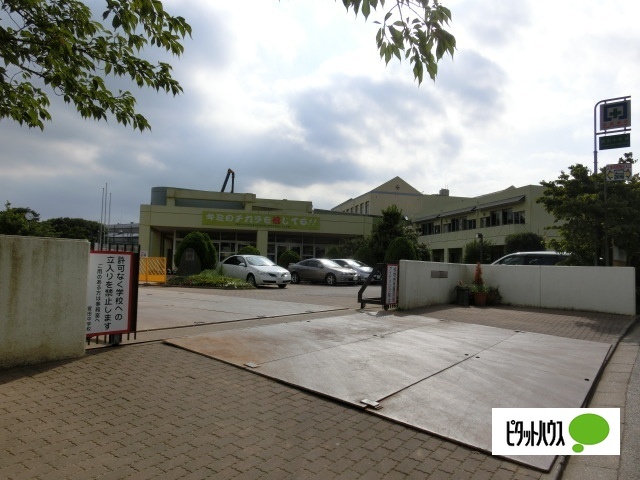 中学校　八千代市立萱田中学校（中学校）まで1148m