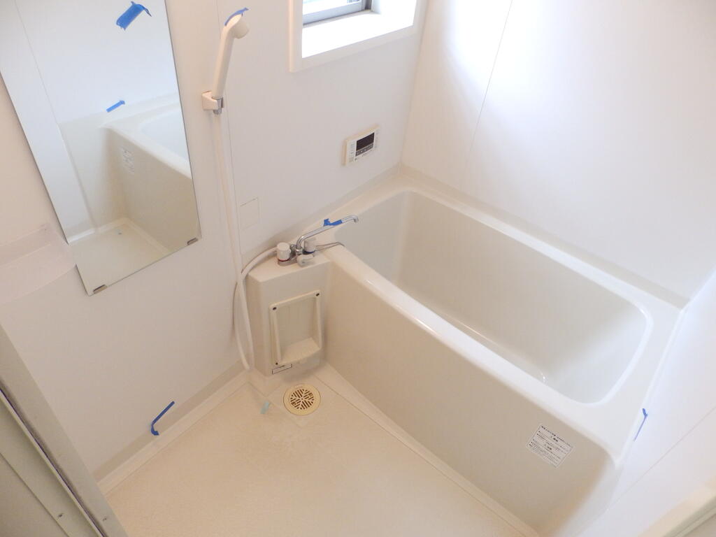 バス・シャワールーム　窓があります