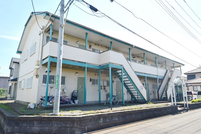 建物外観　～青い空、白い雲っ～