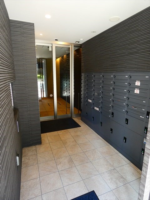 エントランス　建物の内部です