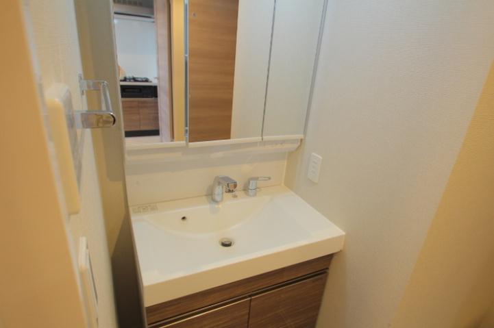 洗面設備　広い洗面スペース