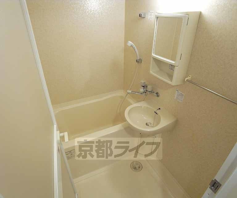 バス・シャワールーム　綺麗なバスルーム