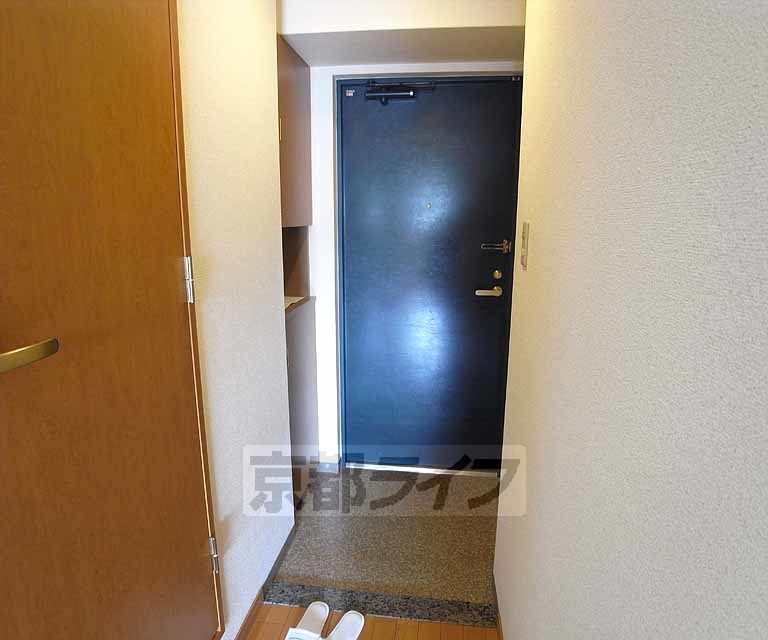 玄関　しっかりした玄関です。