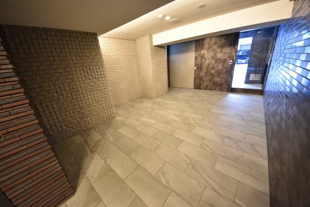 エントランス　清潔なエントランスです