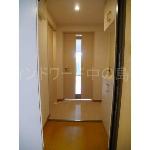 玄関　詳細は、ウィンドワード中の島までご相談下さい。