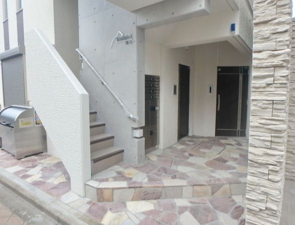 エントランス　ゆとりのあるエントランスです