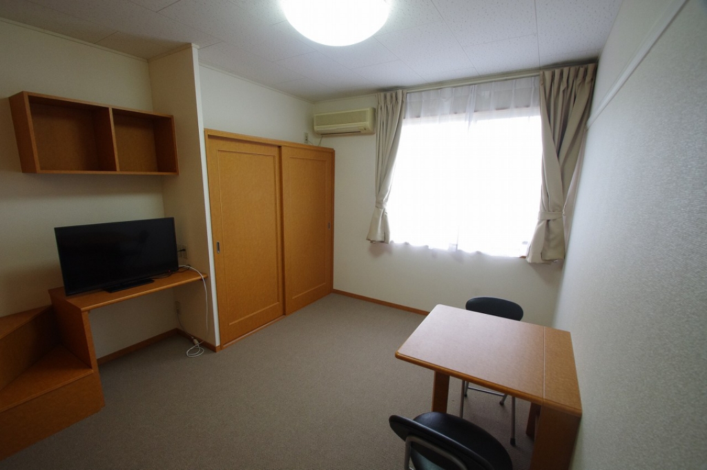 居室・リビング　１階はフローリングです