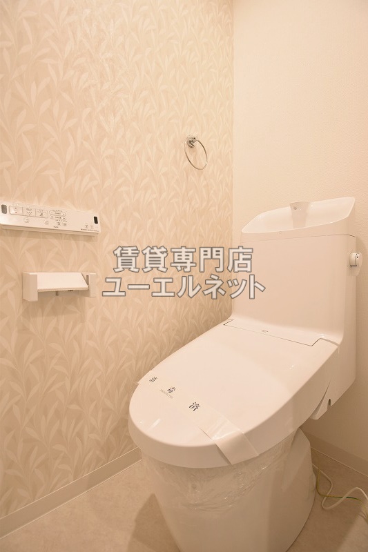 トイレ　温水洗浄便座付き