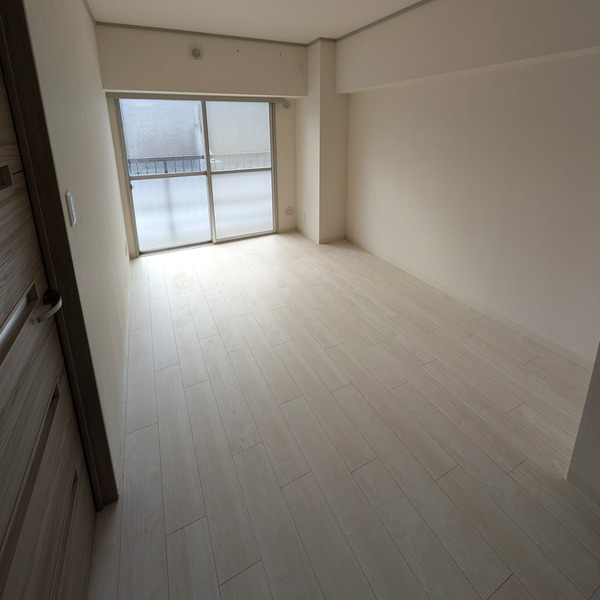 居室・リビング　個人の部屋や寝室として使える洋室です