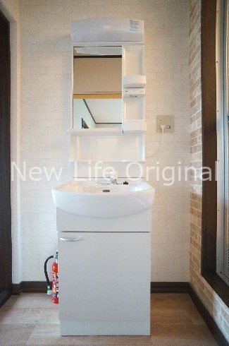 洗面設備　朝の忙しい時間に便利な独立洗面台☆