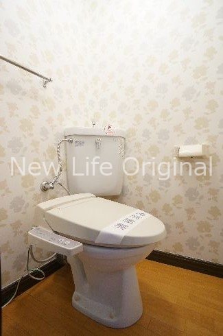 トイレ　毎日使うものだから、人に優しく清潔な温水洗浄機能付きトイレ☆