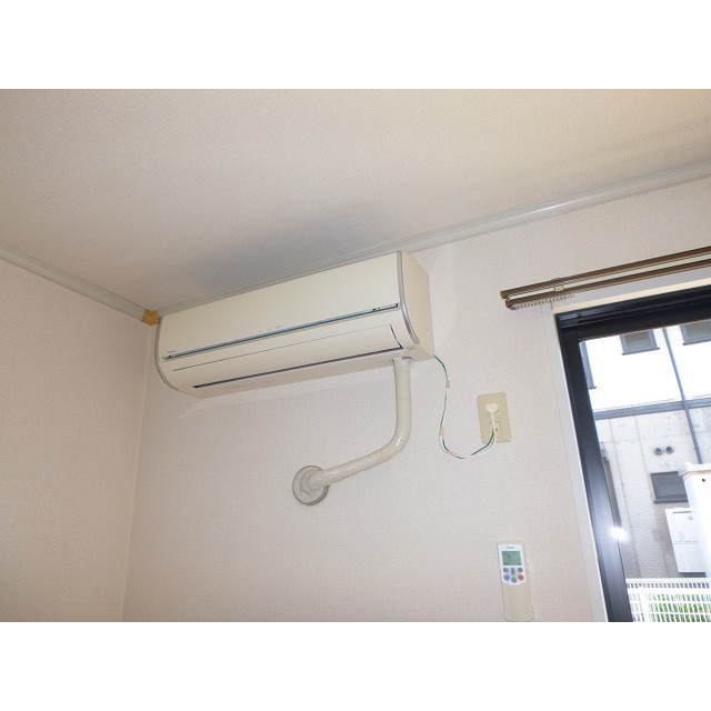 その他設備　エアコン１基付