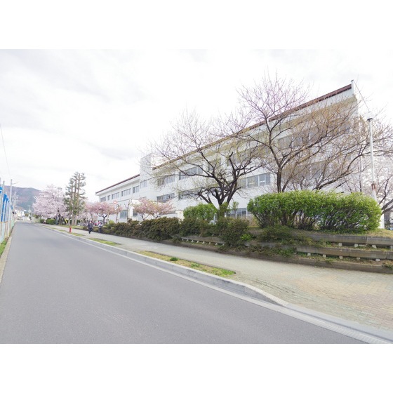 小学校　森上小学校（小学校）まで720m