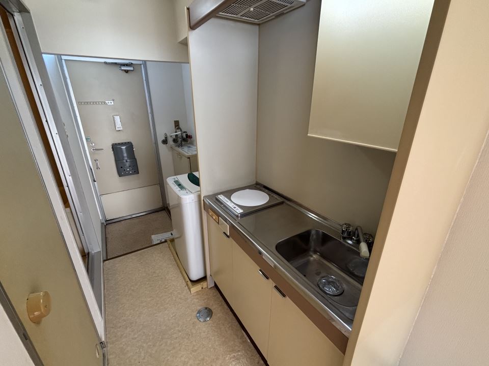 キッチン　１口電気コンロ付２畳のキッチンです