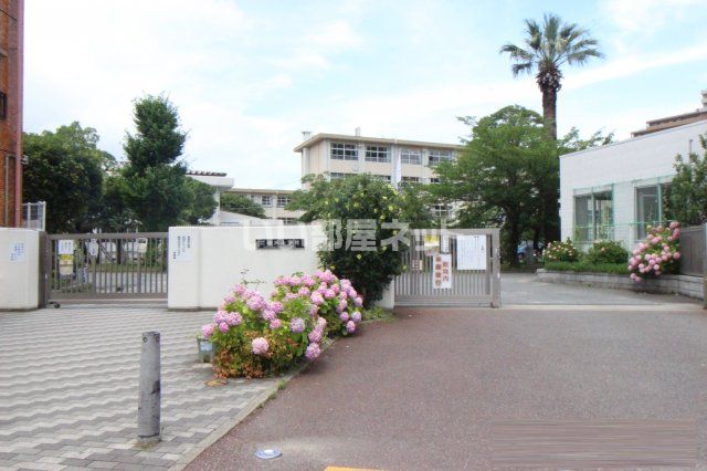 小学校　福岡市立姪浜小学校（小学校）まで1128m
