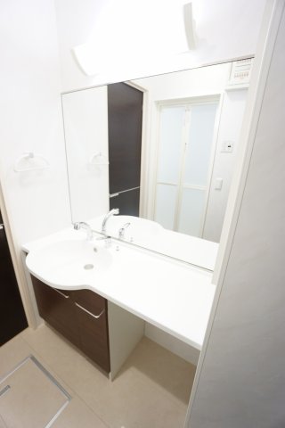 洗面設備　※同物件・同タイプの写真です。