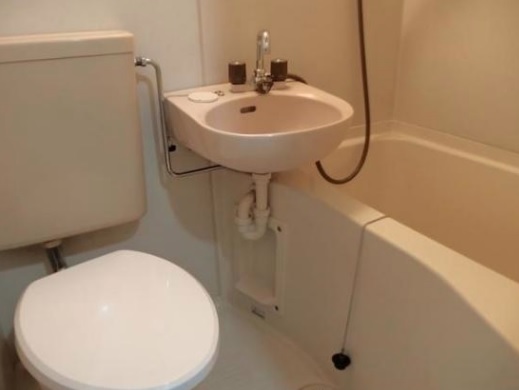 バス・シャワールーム　同タイプ別部屋の写真です。