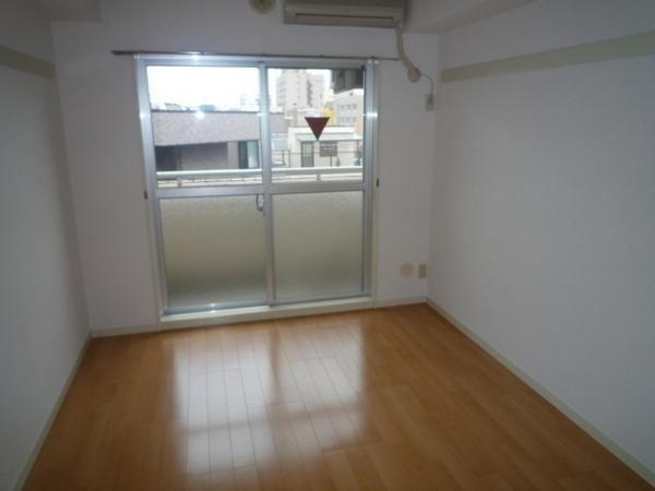 居室・リビング　同タイプ別部屋の写真です。