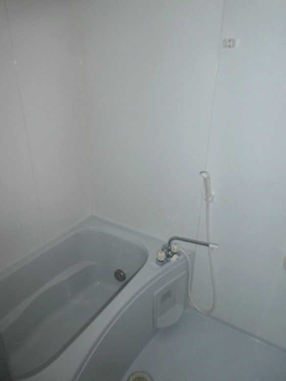 バス・シャワールーム　追い焚きバスでいつでも温かいお風呂に☆