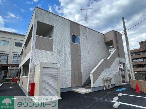 建物外観　駐車場