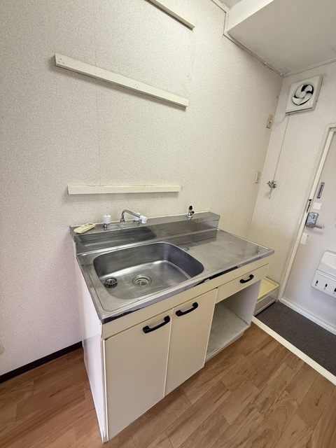 キッチン　別部屋参考写真です。