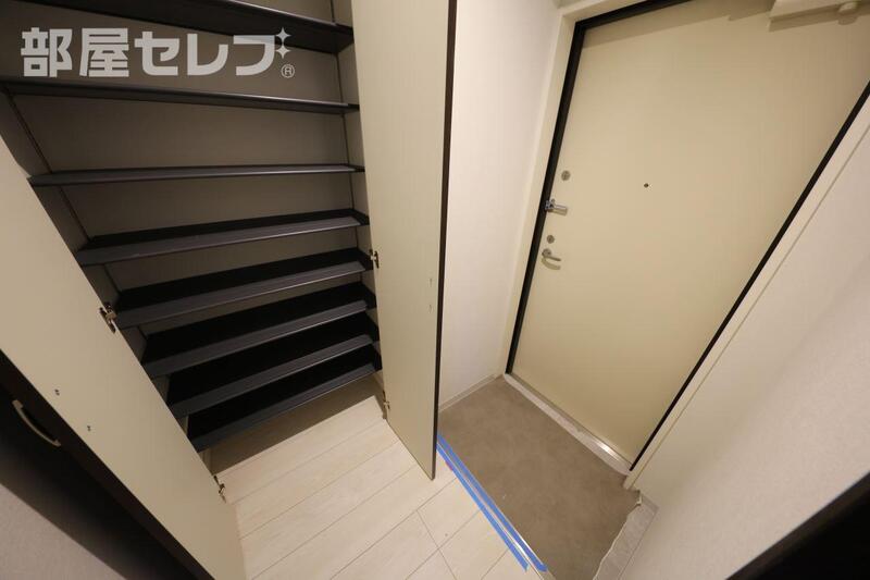 玄関　２０１号室写真