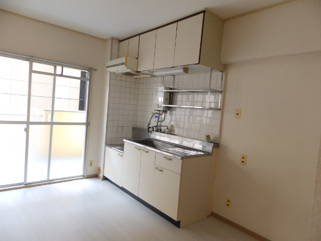 キッチン　コンロはご準備ください