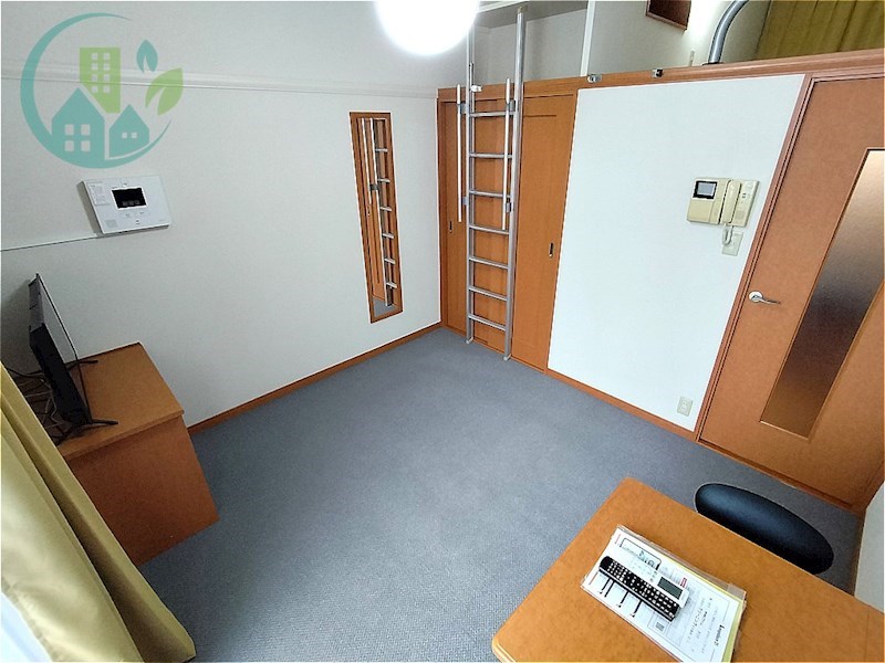 居室・リビング　レオパレスオーキッドII(家具・家電付、仲介手数料不要)