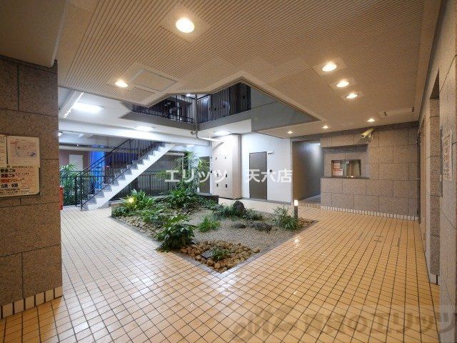 エントランス　エントランス