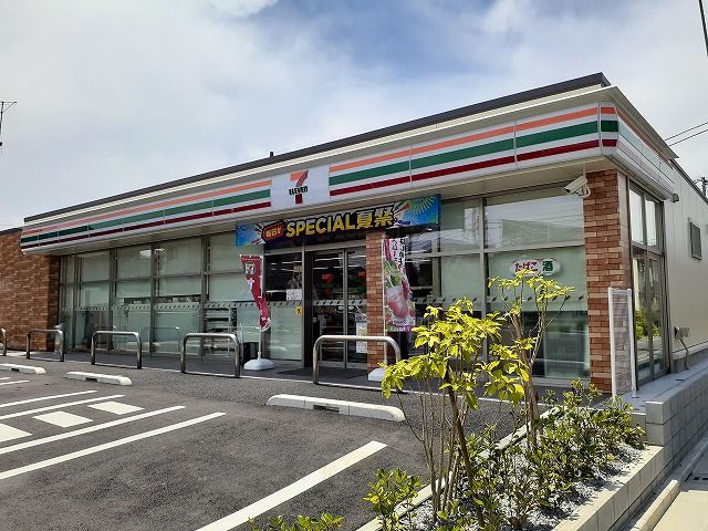 コンビニ　セブンイレブン（コンビニ）まで350m