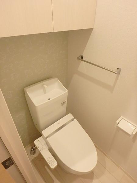 トイレ　便利な温水洗浄便座付