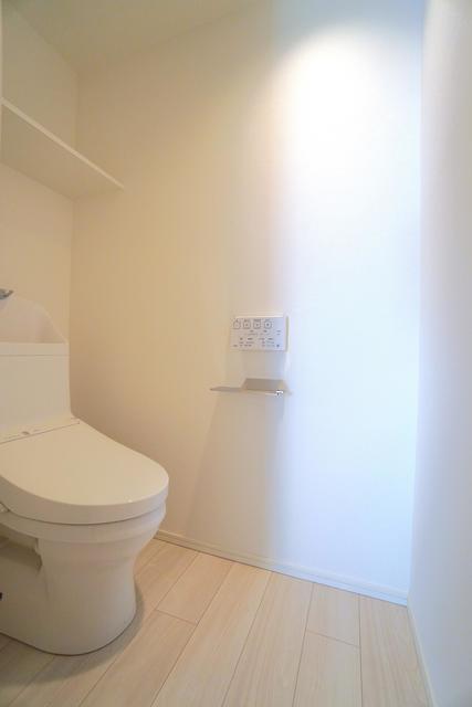 トイレ　※写真は同タイプ住戸です。