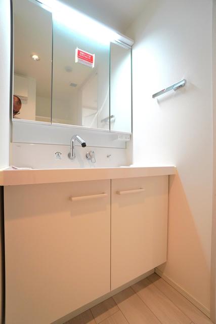 洗面設備　※写真は同タイプ住戸です。