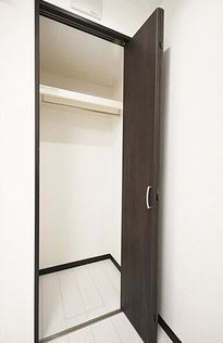 収納　★ハンガーラック付き、上部収納も有り★