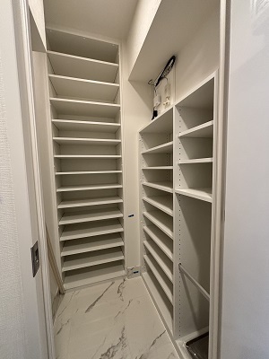 収納　収納豊富なシューズクローゼット