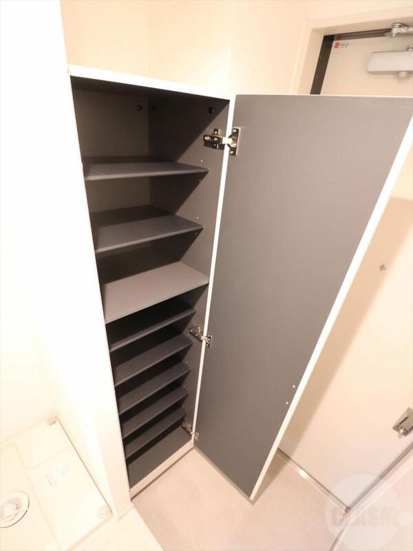 玄関　シューズボックス付きで玄関スッキリ