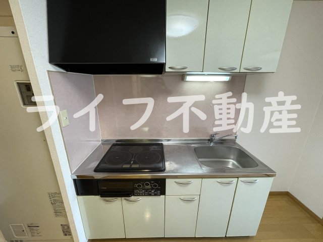 キッチン　コンパクトなキッチンで掃除もラクラク