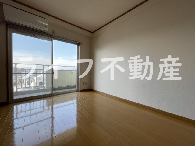 居室・リビング　こちらの居間で趣味の時間をお楽しみください