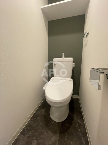 トイレ　アドバンス大阪シック　トイレ