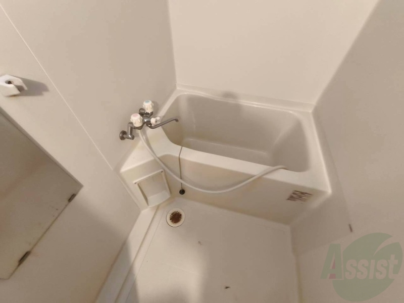 バス・シャワールーム　お風呂になります。一日の疲れを癒してくださいね。