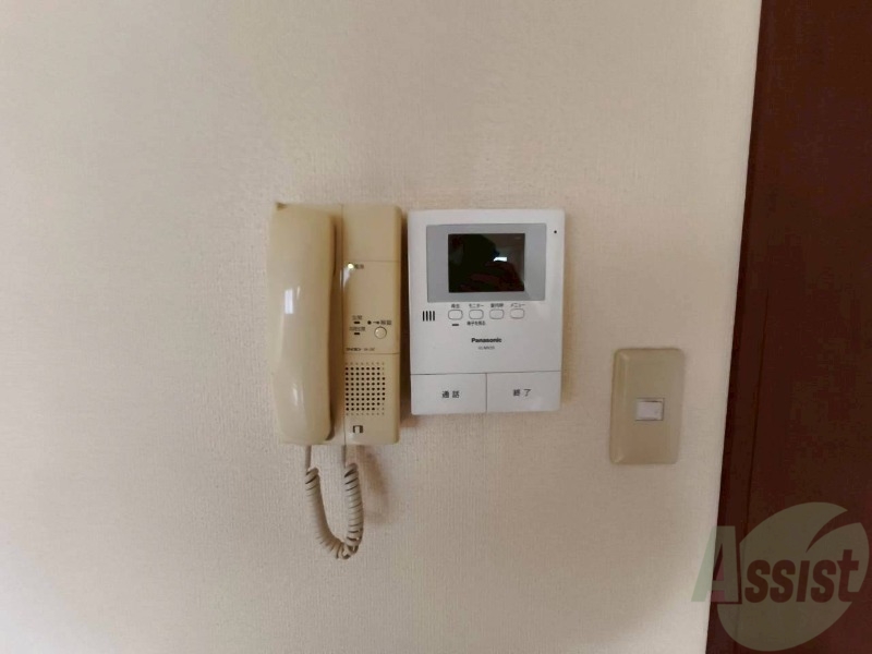 セキュリティ　ＴＶモニター付インターホンです。来客者の顔が見えるので安心！