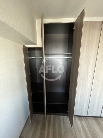収納　プレサンスレジェンド堺筋本町タワー　クローゼット