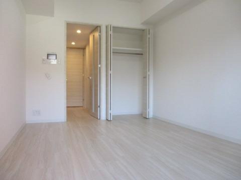 居室・リビング　室内